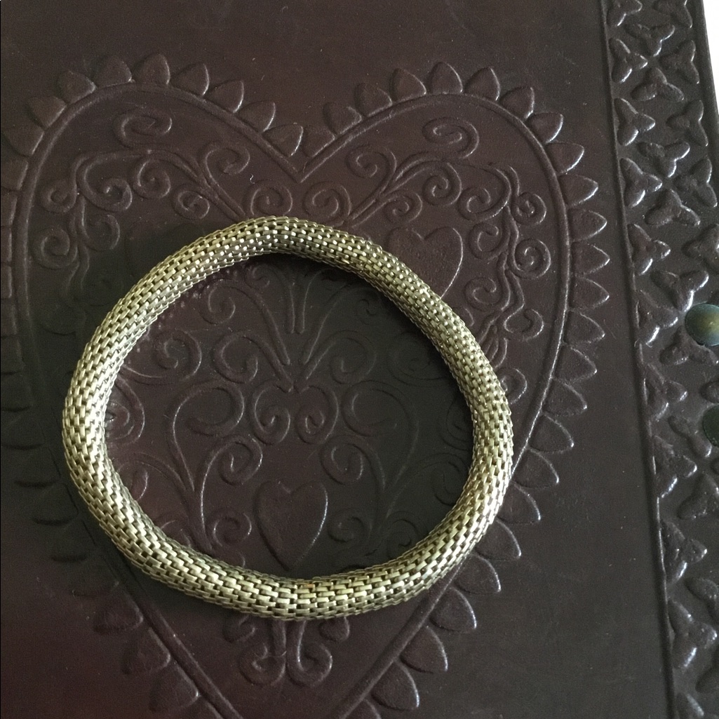 Chain Stretch Bracket.